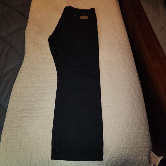 Men's Wrangler Jeans - Big and Tall (44x32) - Picture 3 of 5